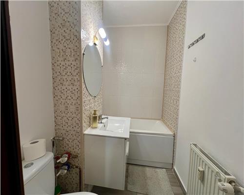 Garsoniera proaspat renovata, zona 9 mai , Ploiesti