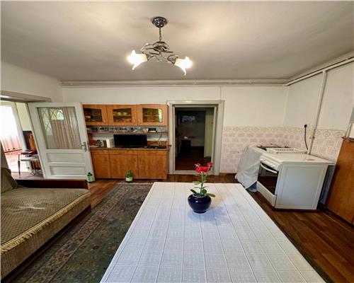 Casa 3 camere plus dependinte, in Ploiesti, zona Cantacuzino.