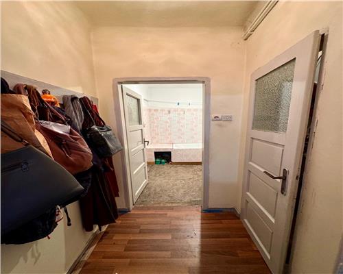 Casa 3 camere plus dependinte, in Ploiesti, zona Cantacuzino.