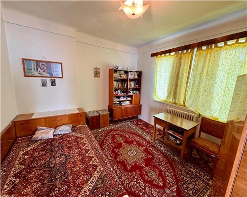 Casa 3 camere plus dependinte, in Ploiesti, zona Cantacuzino.