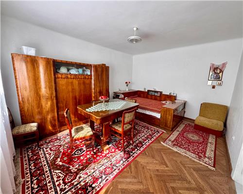 Casa 3 camere plus dependinte, in Ploiesti, zona Cantacuzino.