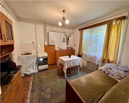 Casa 3 camere plus dependinte, in Ploiesti, zona Cantacuzino.