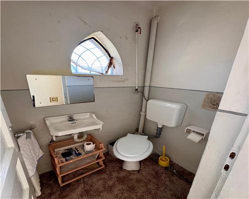 Casa 3 camere plus dependinte, in Ploiesti, zona Cantacuzino.