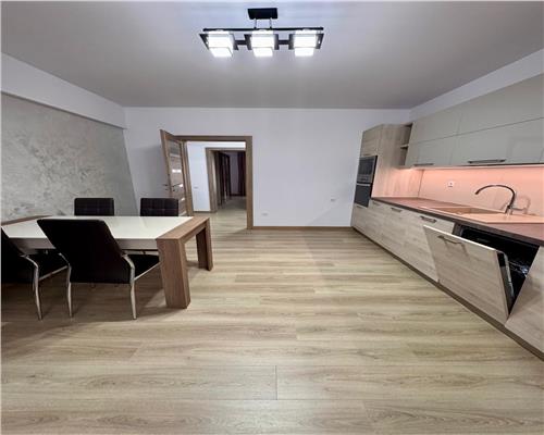 Apartament 3 camere 116 mp, 2 locuri de parcare, Ploiesti, cartier Albert.