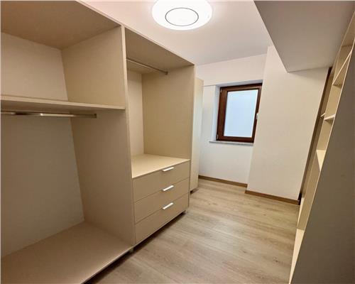 Apartament 3 camere 116 mp, 2 locuri de parcare, Ploiesti, cartier Albert.