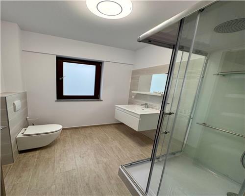 Apartament 3 camere 116 mp, 2 locuri de parcare, Ploiesti, cartier Albert.