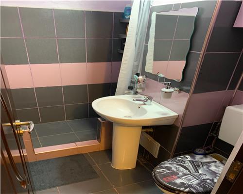 Inchiriere apartament 2 camere, decomandat, zona Vest Baraolt, Ploiesti