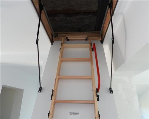 Casa P+M, 4 camere, 215mp, Comuna Plopu