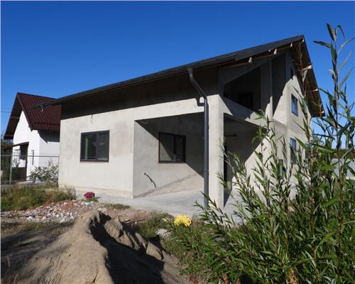 Casa P+M, 4 camere, 215mp, Comuna Plopu