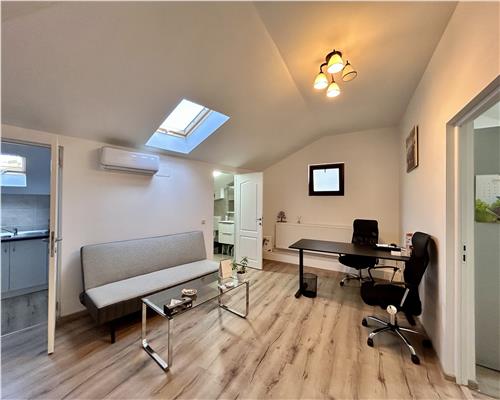 Apartament 4 camere, de inchiriat