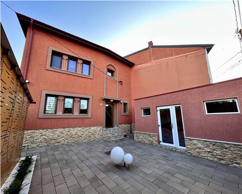 Casa 5 camere, P+M, partial mobilata, 2 garaje, In Ploiesti, zona Mihai Bravu