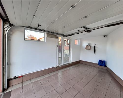 Casa 5 camere, P+M, partial mobilata, 2 garaje, In Ploiesti, zona Mihai Bravu
