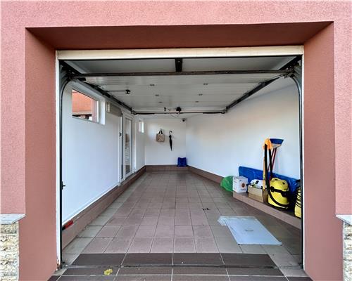 Casa 5 camere, P+M, partial mobilata, 2 garaje, In Ploiesti, zona Mihai Bravu