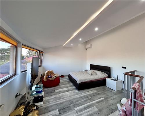 Casa 5 camere, P+M, partial mobilata, 2 garaje, In Ploiesti, zona Mihai Bravu