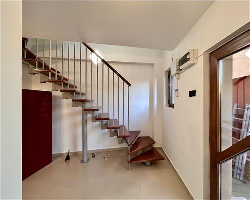 Casa 5 camere, P+M, partial mobilata, 2 garaje, In Ploiesti, zona Mihai Bravu
