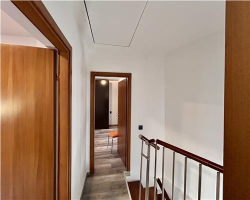 Casa 5 camere, P+M, partial mobilata, 2 garaje, In Ploiesti, zona Mihai Bravu
