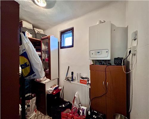 Vanzare casa 6 camere, in Baicoi, teren 1800 MP