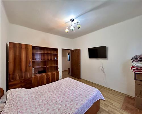 Vanzare casa 6 camere, in Baicoi, teren 1800 MP