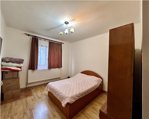 Vanzare casa 6 camere, in Baicoi, teren 1800 MP