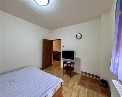 Vanzare casa 6 camere, in Baicoi, teren 1800 MP