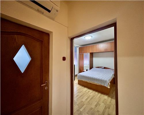 Vanzare casa 6 camere, in Baicoi, teren 1800 MP