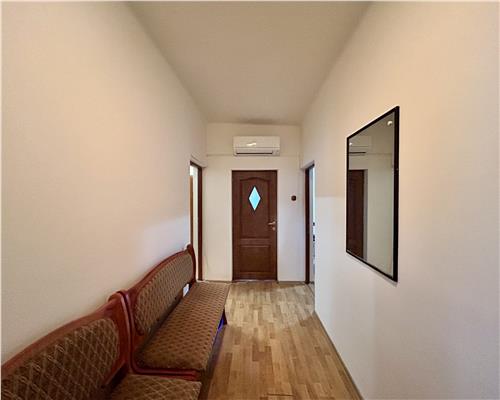 Vanzare casa 6 camere, in Baicoi, teren 1800 MP