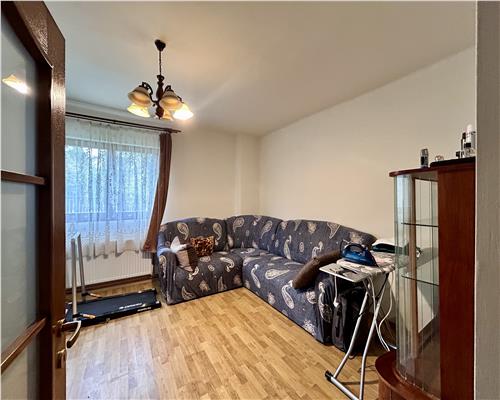 Vanzare casa 6 camere, in Baicoi, teren 1800 MP