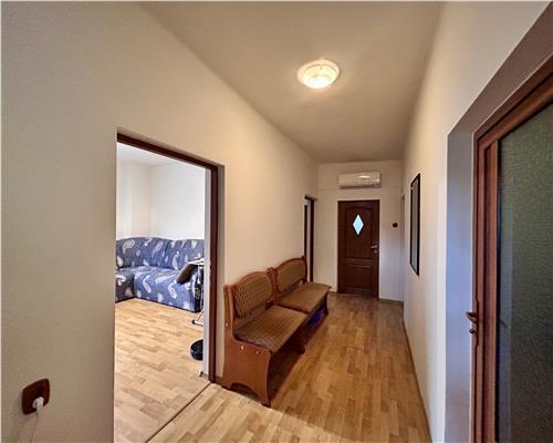 Vanzare casa 6 camere, in Baicoi, teren 1800 MP