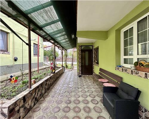 Vanzare casa 6 camere, in Baicoi, teren 1800 MP