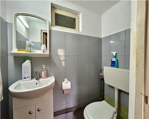 Vanzare casa 6 camere, in Baicoi, teren 1800 MP