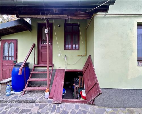 Vanzare casa 6 camere, in Baicoi, teren 1800 MP