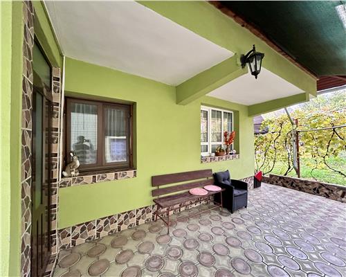 Vanzare casa 6 camere, in Baicoi, teren 1800 MP