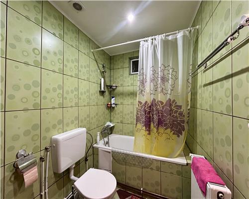 Vanzare casa 6 camere, in Baicoi, teren 1800 MP