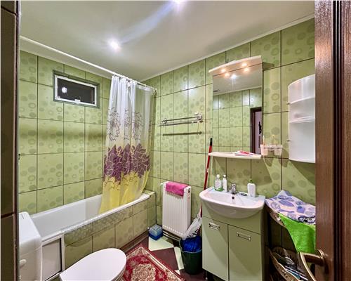 Vanzare casa 6 camere, in Baicoi, teren 1800 MP