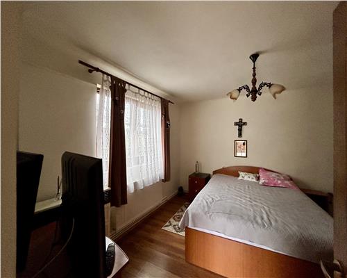 Vanzare casa 6 camere, in Baicoi, teren 1800 MP
