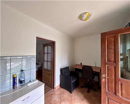 Vanzare casa 6 camere, in Baicoi, teren 1800 MP