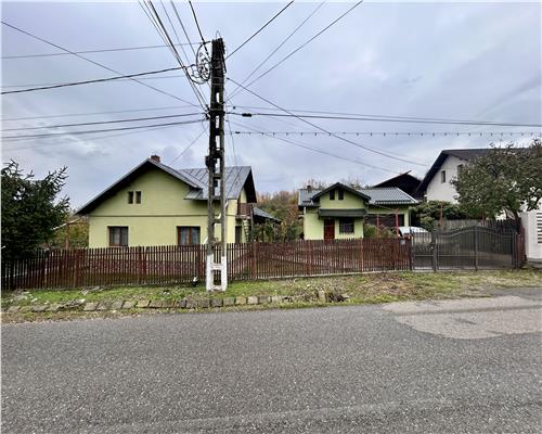 Vanzare casa 6 camere, in Baicoi, teren 1800 MP