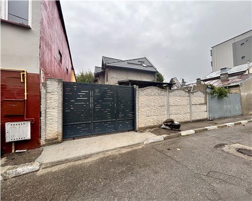 Casa cu 5 camere, P+M, 2 bai, acces auto 2 strazi, Ploiesti, zona Andrei Muresanu
