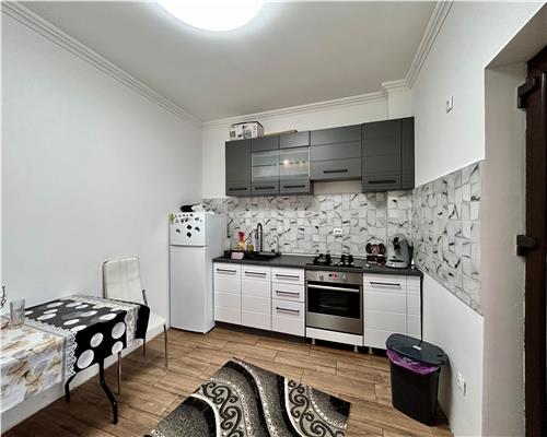 Casa cu 5 camere, P+M, 2 bai, acces auto 2 strazi, Ploiesti, zona Andrei Muresanu