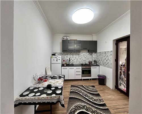 Casa cu 5 camere, P+M, 2 bai, acces auto 2 strazi, Ploiesti, zona Andrei Muresanu