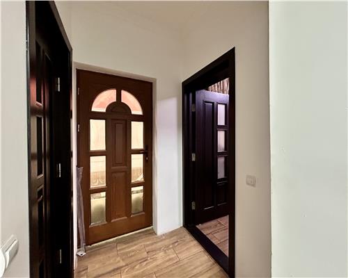 Casa cu 5 camere, P+M, 2 bai, acces auto 2 strazi, Ploiesti, zona Andrei Muresanu