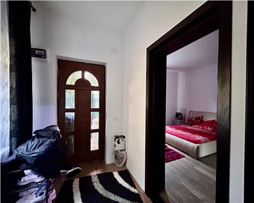 Casa cu 5 camere, P+M, 2 bai, acces auto 2 strazi, Ploiesti, zona Andrei Muresanu