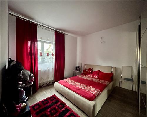 Casa cu 5 camere, P+M, 2 bai, acces auto 2 strazi, Ploiesti, zona Andrei Muresanu