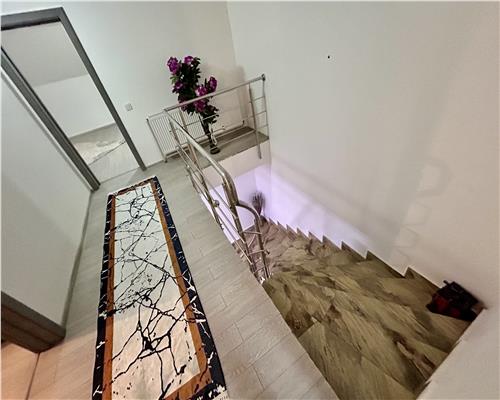 Casa cu 5 camere, P+M, 2 bai, acces auto 2 strazi, Ploiesti, zona Andrei Muresanu