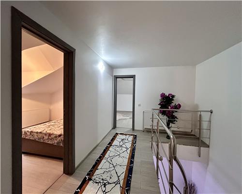Casa cu 5 camere, P+M, 2 bai, acces auto 2 strazi, Ploiesti, zona Andrei Muresanu
