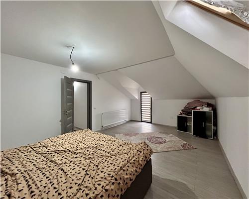 Casa cu 5 camere, P+M, 2 bai, acces auto 2 strazi, Ploiesti, zona Andrei Muresanu