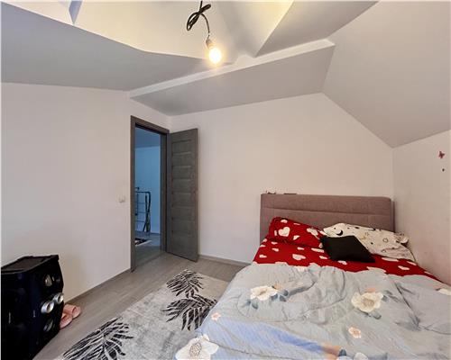 Casa cu 5 camere, P+M, 2 bai, acces auto 2 strazi, Ploiesti, zona Andrei Muresanu