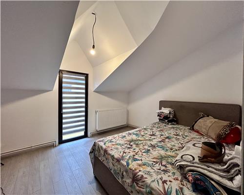 Casa cu 5 camere, P+M, 2 bai, acces auto 2 strazi, Ploiesti, zona Andrei Muresanu
