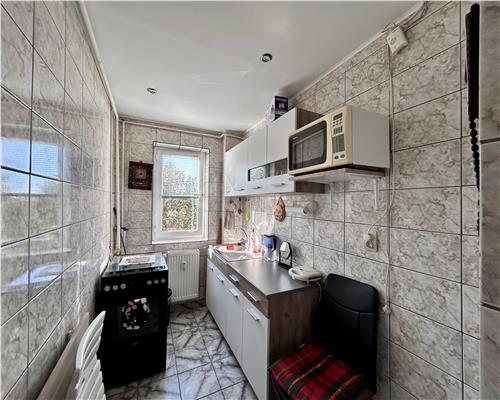 Apartament cu 2 camere, semidecomandat, Ploiesti, Vest I