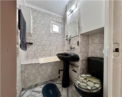 Apartament cu 2 camere, semidecomandat, Ploiesti, Vest I